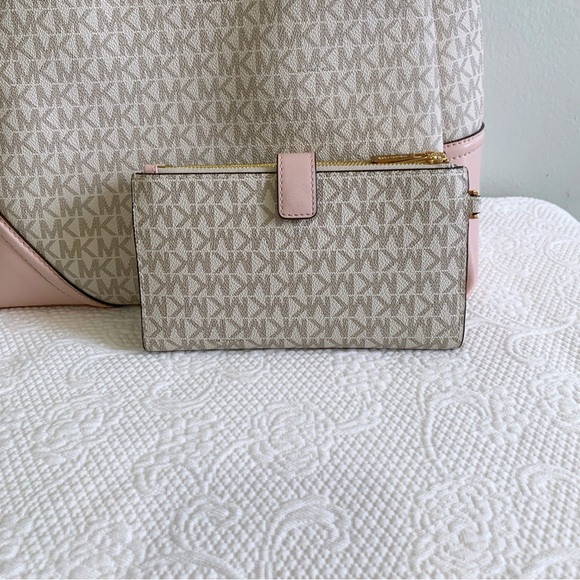 Michael Kors Jet Set Travel Double Zip Wallet - Picture 11 of 12